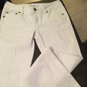 Amethyst white jeans size 9